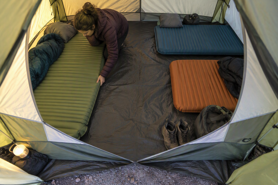 How to Plan a Tent Sleeping Layout for Different Bedtimes