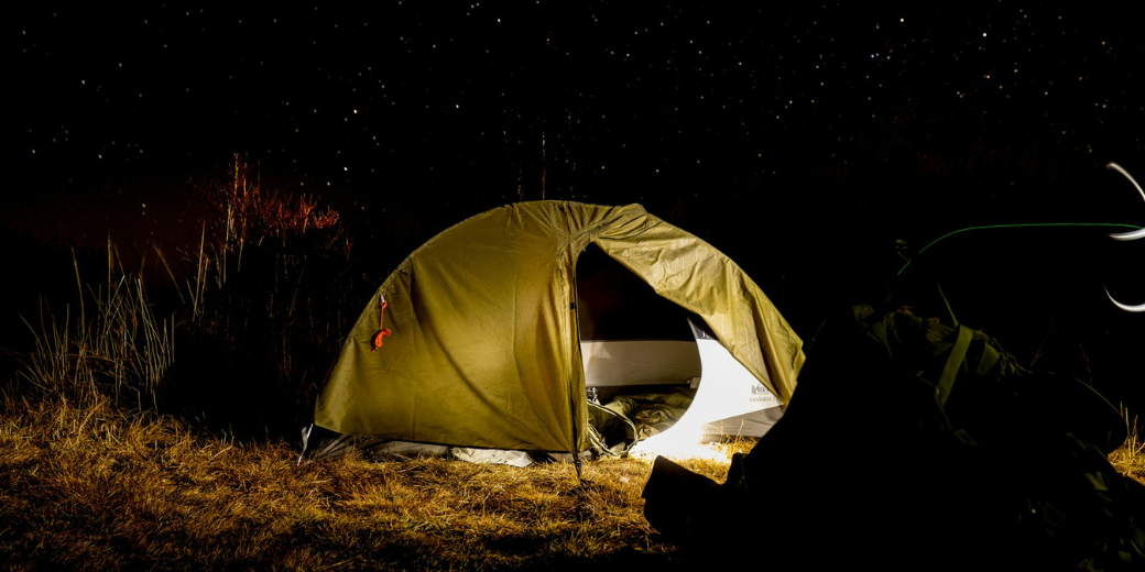 How to Overcome Claustrophobia in the Middle of the Night Inside a Tent